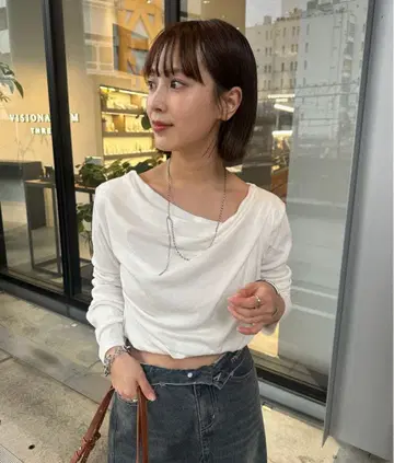 [ 새상품 미사용 ] 오프숄더 롱 T셔츠 화이트 사이즈 2