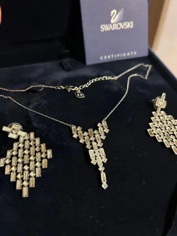 목걸이 and 귀걸이