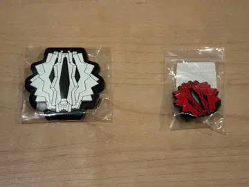 본보네로 축광 와펜, 핀즈 레드