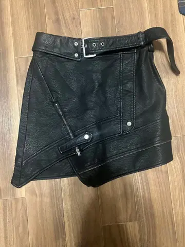 다리치 가죽 미니 스커트 블랙