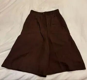 브라운 하프 팬츠 투모로우랜드