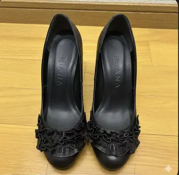 [새상품급] DIANA 블랙 프릴 하이힐 펌프스