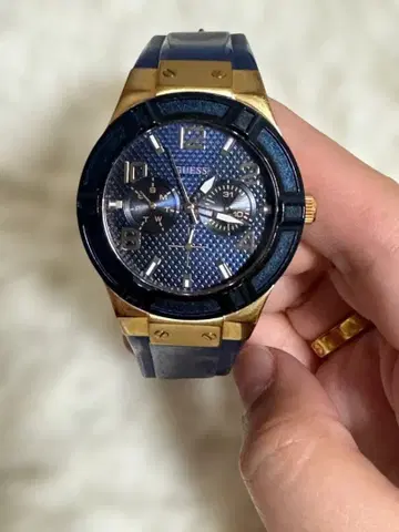 GUESS 손목시계 여성용 제트 세터 W0571L1