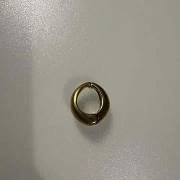 한쪽 귀 ete 에테 허그 귀찌 리버서블 골드 한쪽 귀