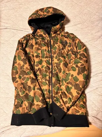THE NORTH FACE 카모플라쥬 다운 자켓 리버서블