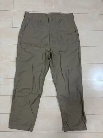 BARNEYS NEW YORK 워크 팬츠 사이즈 50 카키