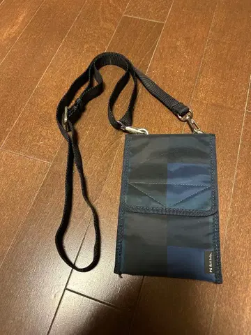 [레어 새상품] paul smith 네이비 나일론 사코슈 포켓 부착