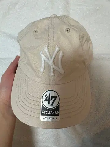 새상품급! 47 CLEAN UP 베이지 캡 조정 가능