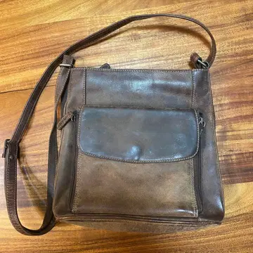 브라운 가죽 숄더백 Adrian Klis