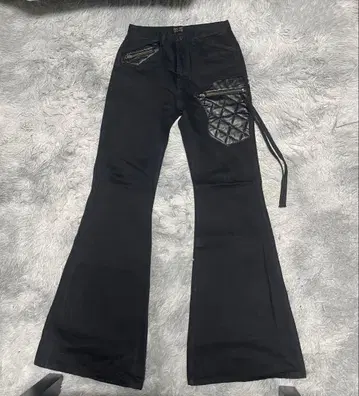 EMOSTANCECLUB 플레어 진 사이즈 1