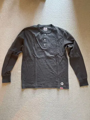 Felco x Healthknit 헨리넥 긴팔 티셔츠