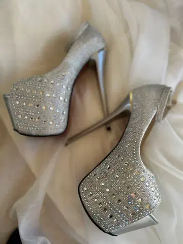 실버 스톤 장식 힐 펌프스 뮬 캐바