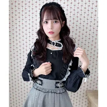 ROJITA 로지타 하트 버클 체인 부착 긴팔 블라우스