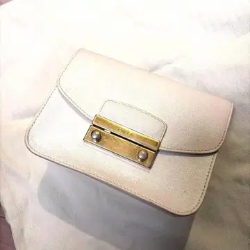 화이트 숄더백 훌라 FURLA