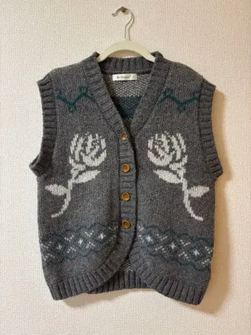 꽃무늬 그레이 니트 베스트