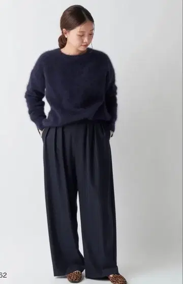 [ 새상품 ] T/R/W 삭소니턱 팬츠 이에나 네이비 사이즈 38