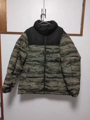 워크맨 카모플라쥬 다운 자켓
