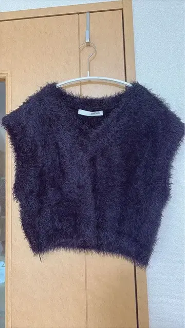 ROYAL PARTY 퍼 소재 V넥 베스트 F 사이즈