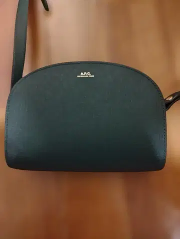 [ 새상품급 ] APC 하프문형 숄더백 그린