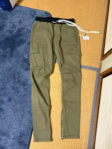 mnml 올리브 카고 팬츠 S 사이즈