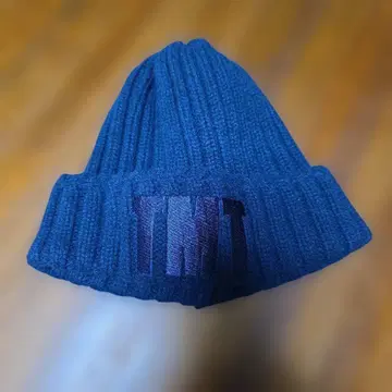 TMT 네이비 니트