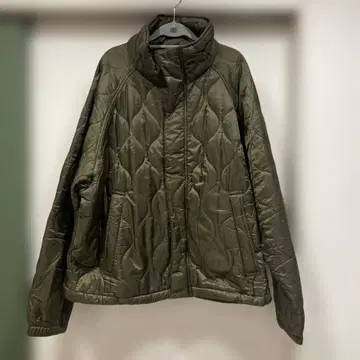 프릭스스토어 릴랙스핏 스탠드 카라 퀼팅 충전솜 블루종