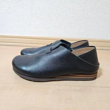 천연 가죽 플랫 슈즈 / 블랙 / 마블 컬러 / 부드러운 소가죽 레더