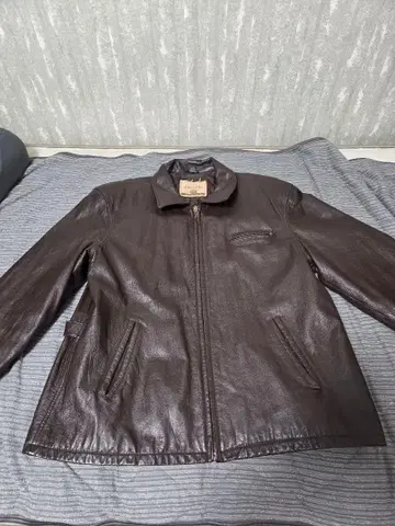 STJOHNSBAY 다크 브라운 가죽 싱글 라이더 자켓