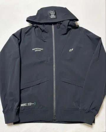 MASTER BUNNY EDITION 후드 부착 자켓