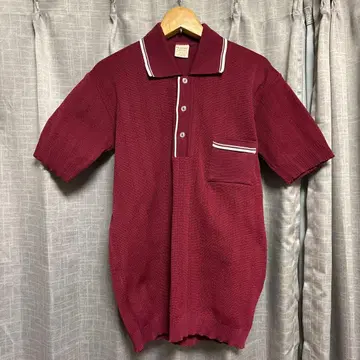 버건디 피케 셔츠 포켓 부착