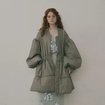 J1U by LA BELLE ETUDE 퍼 A라인 미들 코트