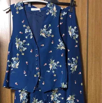 잉게보그 베스트&스커트 세트 네이비 계열 플레어 스커트 새상품급