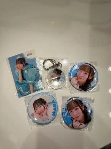 FRUITSZIPPER 3주년 스키 복권 마나피 키링 & 캔뱃지 세트