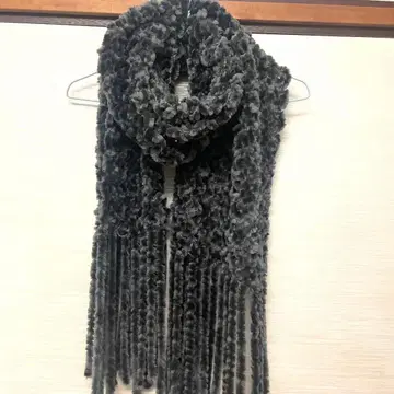 그레이 프린지 부착 스톨