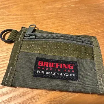 BRIEFING for BEAUTY and YOUTH 코인 케이스