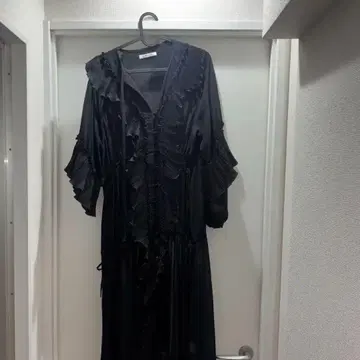 SNIDEL 플리츠 프릴 디테일 원피스/FREE/블랙