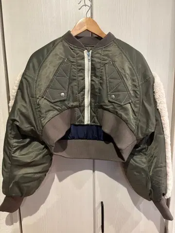 OMMO 볼륨 슬리브 쇼트 MA-1 카키