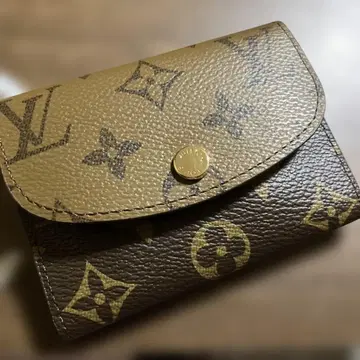 투톤 모노그램 코인 케이스