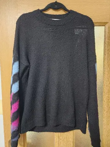 플리스 니트 블랙/멀티 컬러