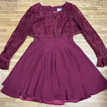 레드 꽃무늬 레이스 긴팔 드레스