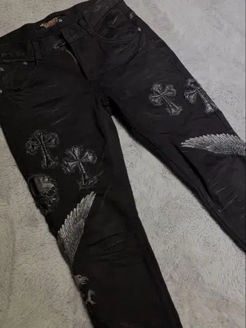 블랙 스키니 데님 (자수 디자인)