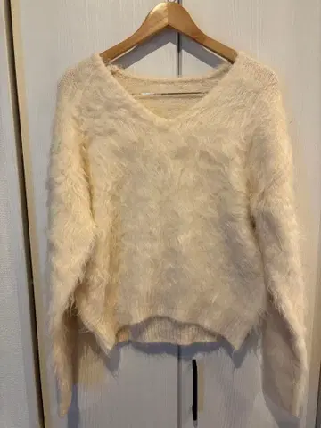 샤기 V넥 풀오버