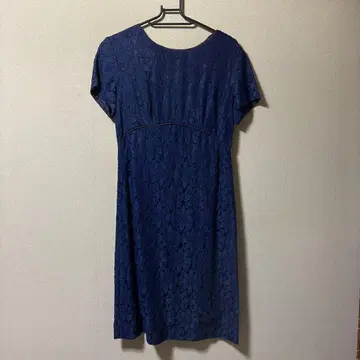 네이비 레이스 반팔 무릎 기장 원피스