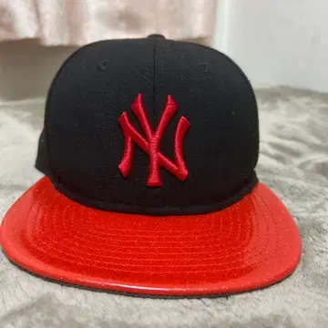 9FIFTY SNAPBACK 블랙 레드 캡