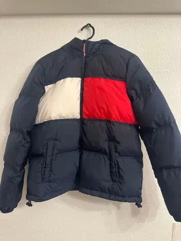 타미힐피거 다운 자켓 화이트/레드 L 사이즈