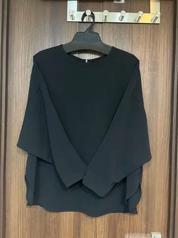 새상품급 plage 플라주 블랙 블라우스 관혼상제