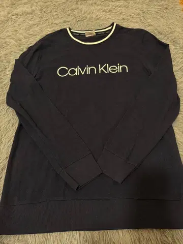 Calvin Klein 네이비 로고 트레이닝복