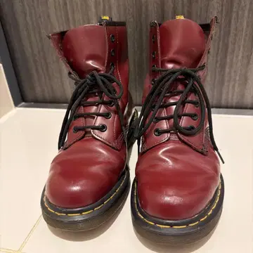 닥터마틴 8홀 부츠