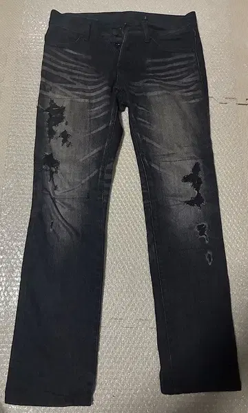 FUGA 데미지 가공 데님 슬림 청바지 44