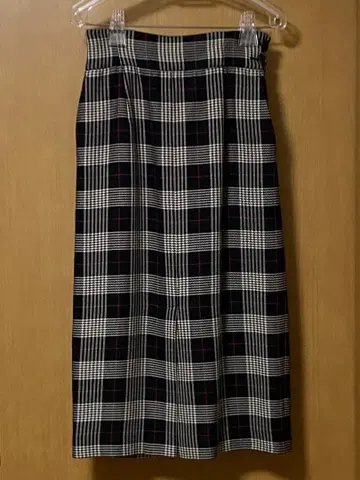 핑키앤다이안 체크 무늬 타이트 스커트